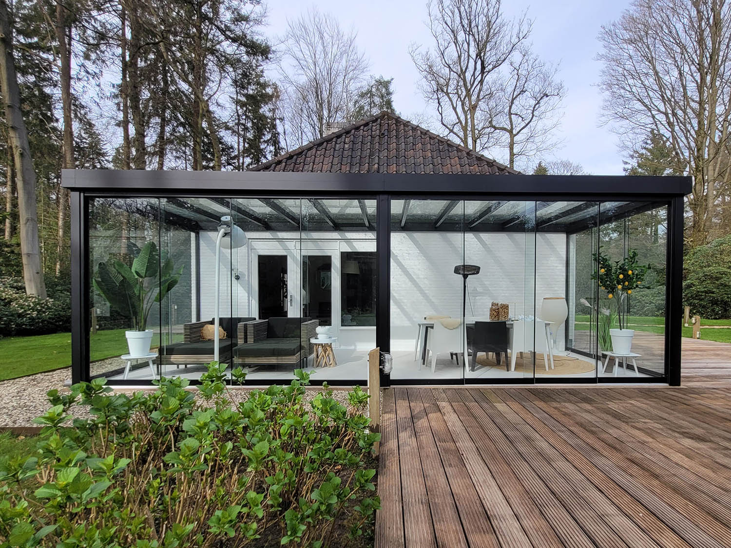 Flatroof met overstek Epse1